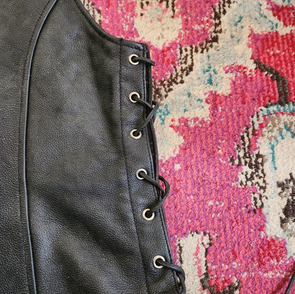 Womens Black Leather Vest W/Lace-Up Sides - Picture 10 of 11